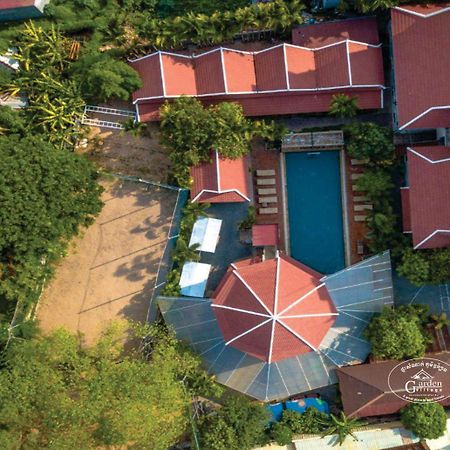 Garden Village Guesthouse & Pool Bar Сиемрип Экстерьер фото
