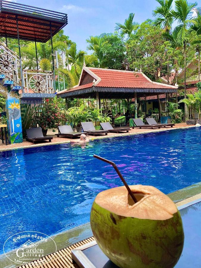Garden Village Guesthouse & Pool Bar Сиемрип Экстерьер фото