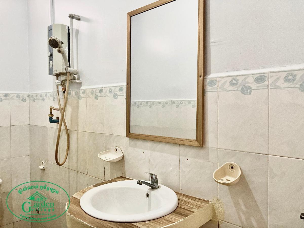 Garden Village Guesthouse & Pool Bar Сиемрип Экстерьер фото