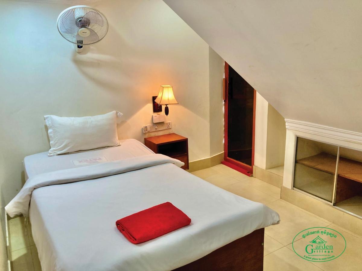 Garden Village Guesthouse & Pool Bar Сиемрип Экстерьер фото