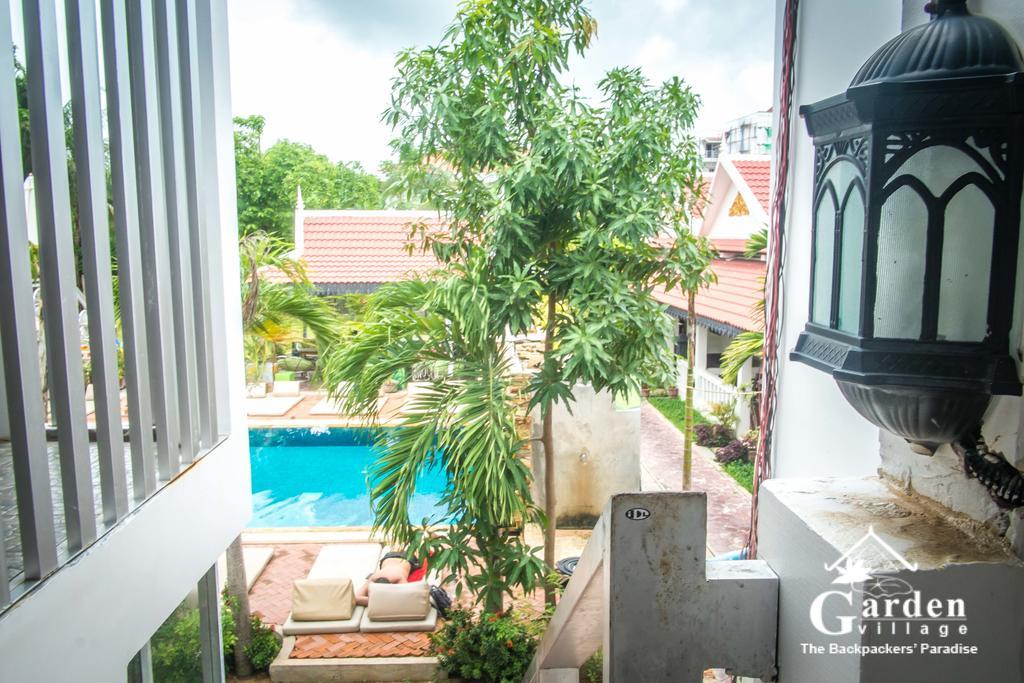 Garden Village Guesthouse & Pool Bar Сиемрип Экстерьер фото